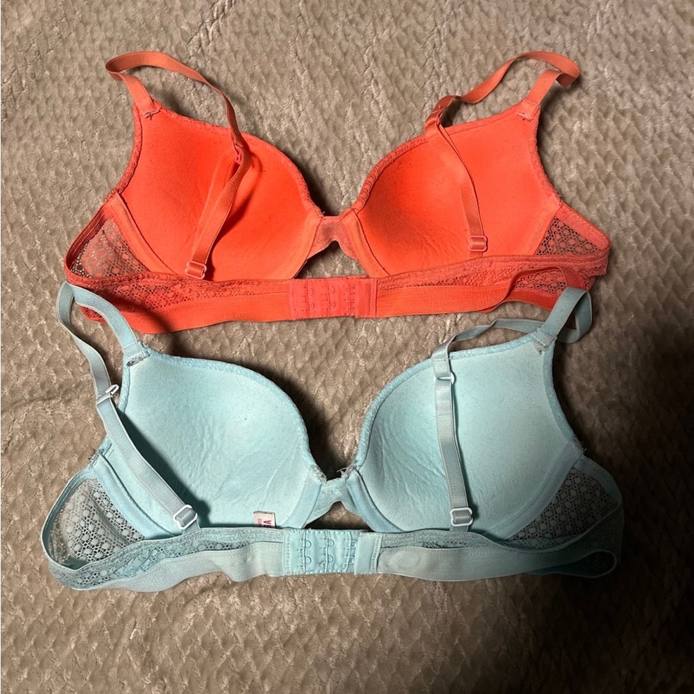 Bras - Picture 3 of 3